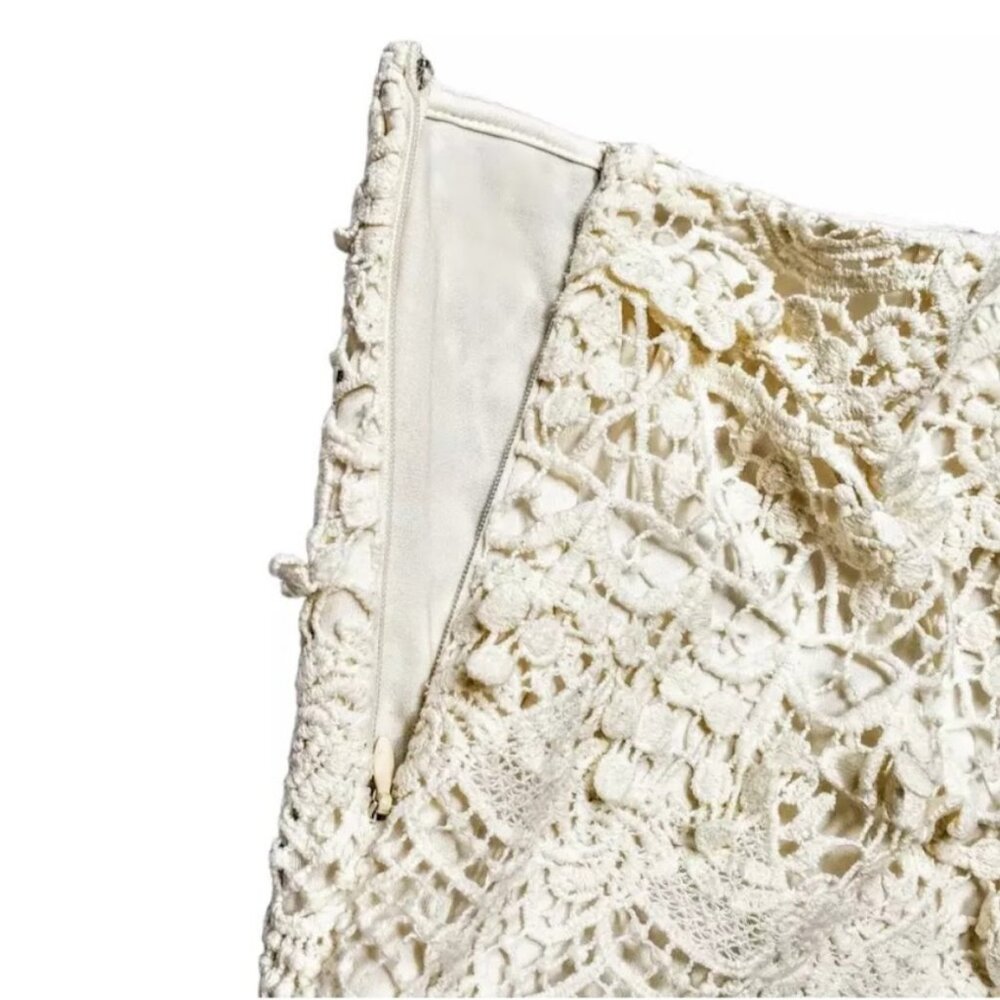 URBAN OUTFITTERS / KIMCHI BLUE Shorts White Lace Boho Crochet High Waisted, 2 - Picture 5 of 13